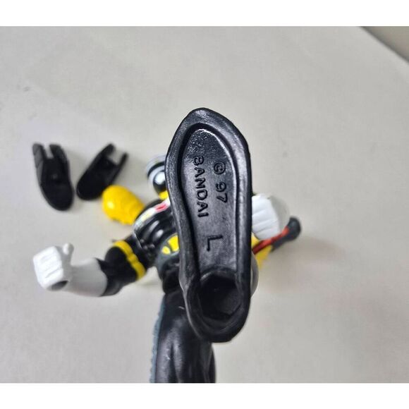 Mighty Morphin Power Rangers in Space Black Ranger - Picture 4 of 5